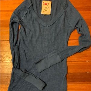 Gap Long Sleeve textured Tee Size S